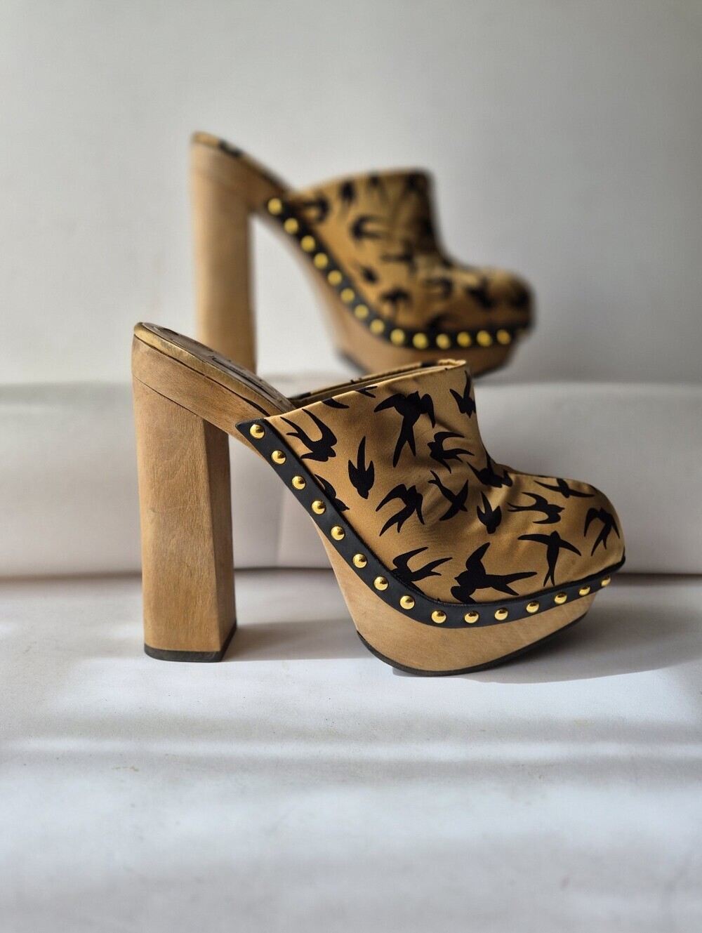 Miu Miu Rare SS10 Swallow Print Studded Wood Clogs Size 42 Twee Core Archival